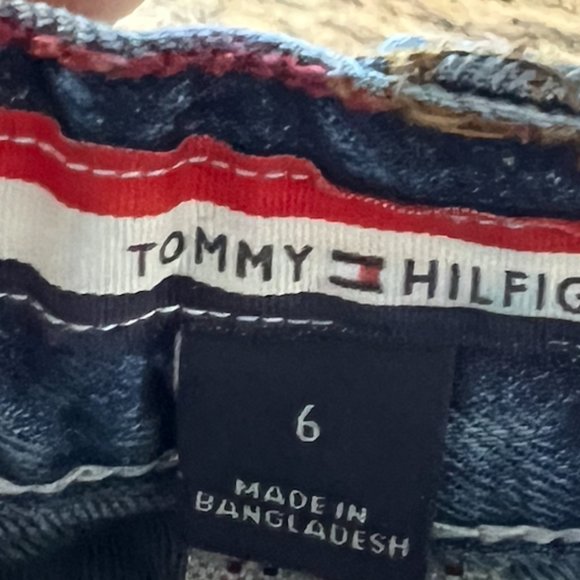 Tommy Hilfiger Boy size 6 Jeans - Picture 3 of 3